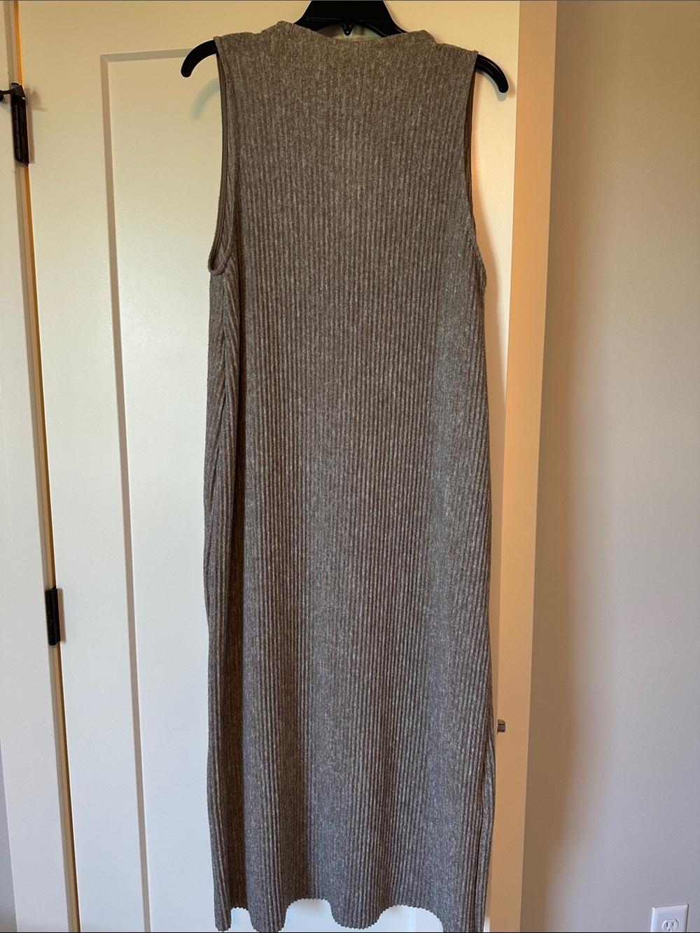 Zara Sleeveless Rib Knit Maxi Dress - Gray